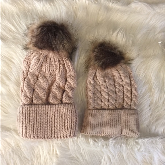 Mommy and Me Beanie set - Picture 4 of 8